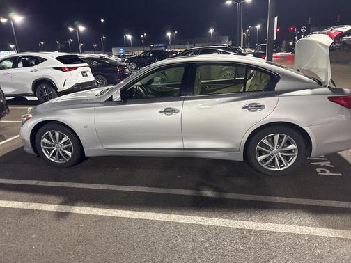 2015 INFINITI Q50 Premium