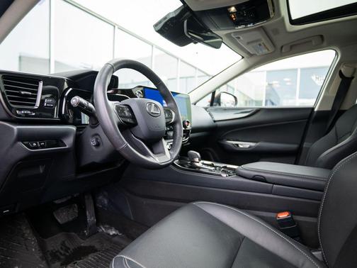 2025 Lexus NX 350h Premium