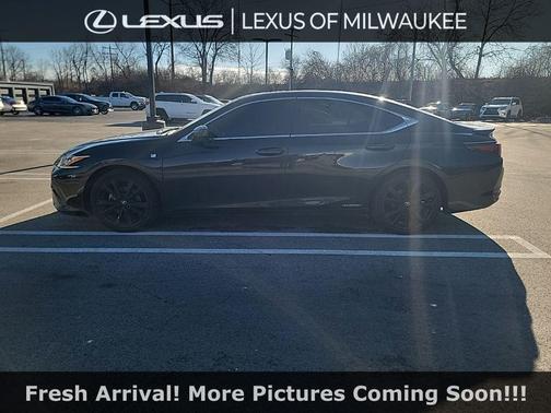 2022 Lexus ES 300h F SPORT