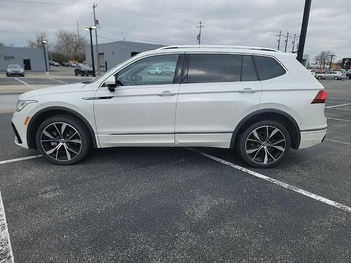 Oryx White Pearl 2022 Volkswagen Tiguan 2.0T SEL R-Line 4MOTION