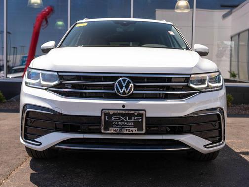 Oryx White Pearl 2022 Volkswagen Tiguan 2.0T SEL R-Line 4MOTION