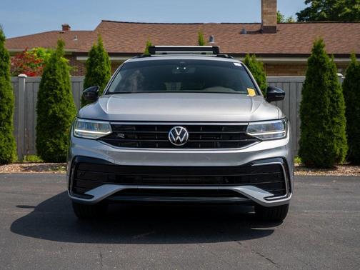2022 Volkswagen Tiguan 2.0T SE R-Line Black