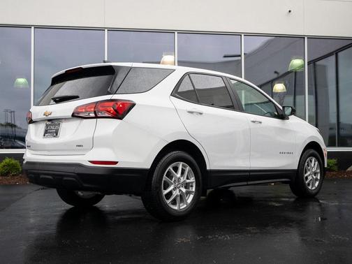 2023 Chevrolet Equinox LS