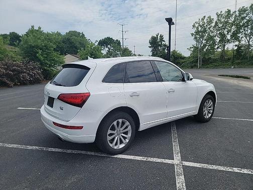 Ibis White 2016 Audi Q5 2.0T Premium Plus