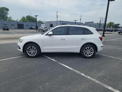 Ibis White 2016 Audi Q5 2.0T Premium Plus
