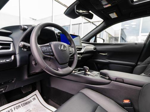 Caviar 2025 Lexus UX 300h Premium