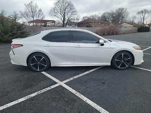 Pearl 2018 Toyota Camry XSE