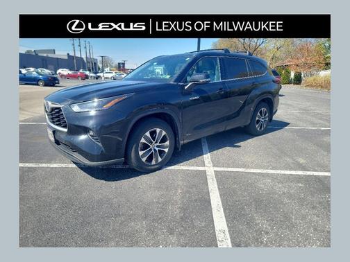 Midnight Black Metallic 2021 Toyota Highlander Hybrid XLE