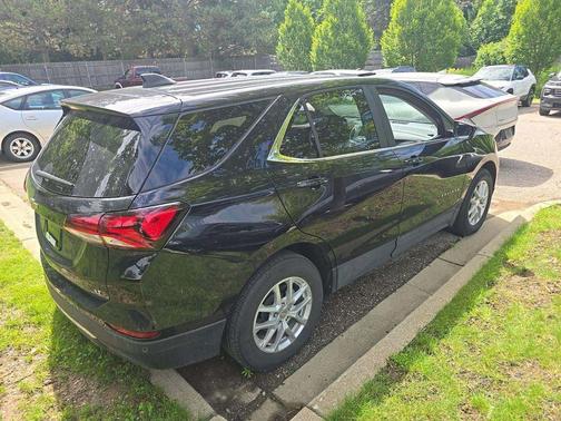 Mosaic Black Metallic 2024 Chevrolet Equinox 1LT