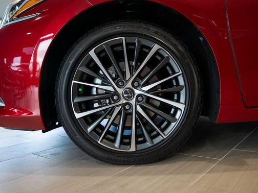 2025 Lexus ES 350 Base