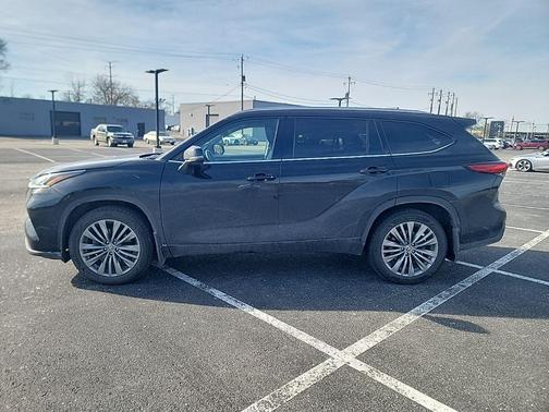 Midnight Black Metallic 2021 Toyota Highlander Platinum