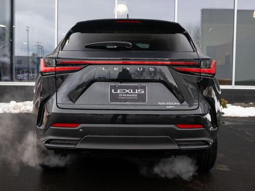 2026 Lexus NX 450h+ Luxury