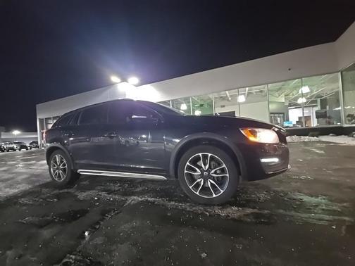 2018 Volvo V60 Cross Country T5