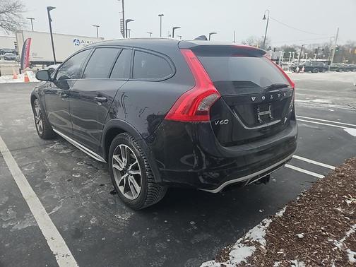2018 Volvo V60 Cross Country T5