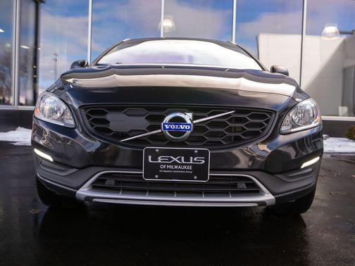 2018 Volvo V60 Cross Country T5