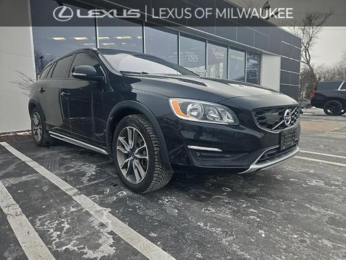 2018 Volvo V60 Cross Country T5