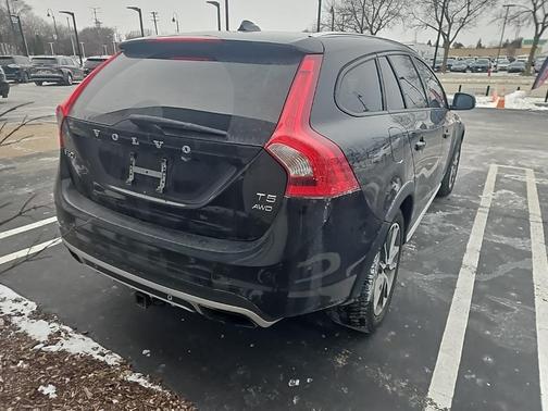 2018 Volvo V60 Cross Country T5