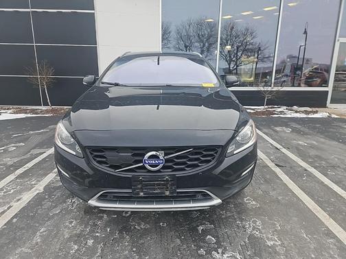2018 Volvo V60 Cross Country T5