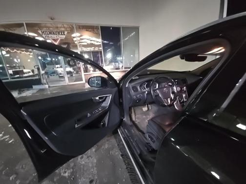 2018 Volvo V60 Cross Country T5