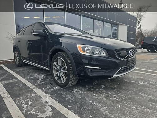 2018 Volvo V60 Cross Country T5