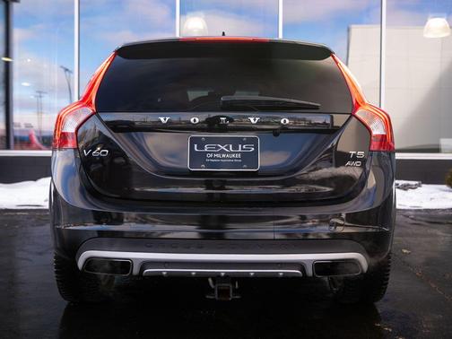 2018 Volvo V60 Cross Country T5