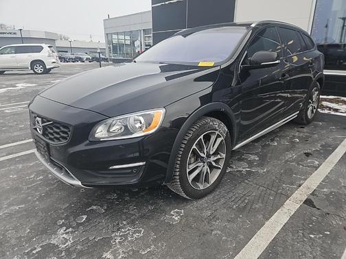 2018 Volvo V60 Cross Country T5