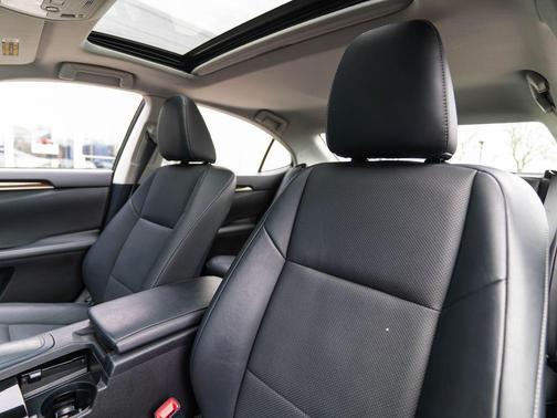 Atomic Silver 2015 Lexus ES 350 Base