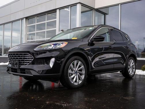 2022 Ford Escape Titanium