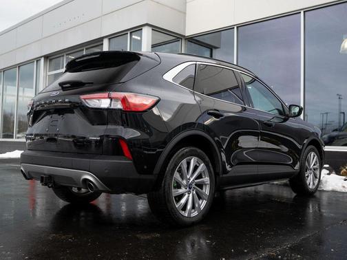2022 Ford Escape Titanium