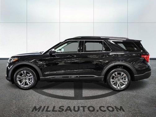 Agate Black Metallic 2026 Ford Explorer Active