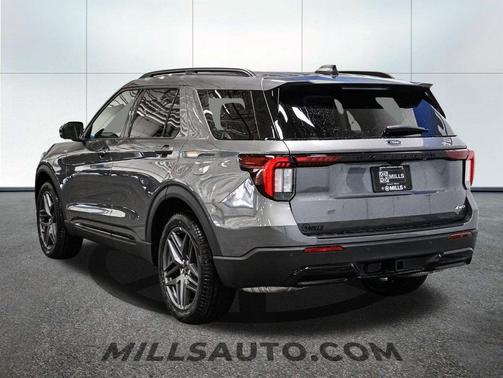Carbonized Gray Metallic 2026 Ford Explorer ST-Line