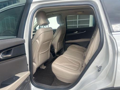 Ceramic Pearl Metallic Tinted Clearcoat 2022 Lincoln Nautilus Reserve