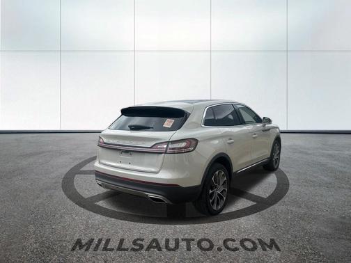 Ceramic Pearl Metallic Tinted Clearcoat 2022 Lincoln Nautilus Reserve