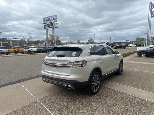 Ceramic Pearl Metallic Tinted Clearcoat 2022 Lincoln Nautilus Reserve