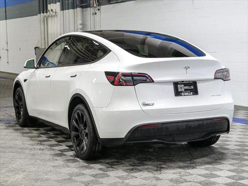 2023 Tesla Model Y Long Range Dual Motor All-Wheel Drive