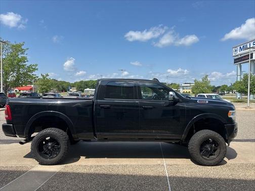 2021 RAM 2500 Laramie Crew Cab 4x4 6'4' Box