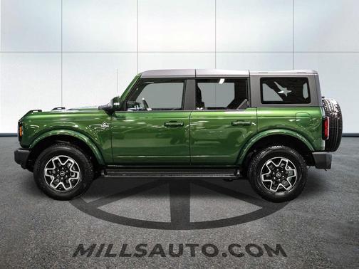 2025 Ford Bronco Outer Banks
