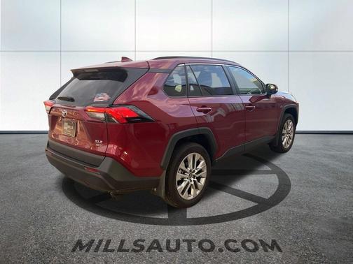 2025 Toyota RAV4 XLE Premium