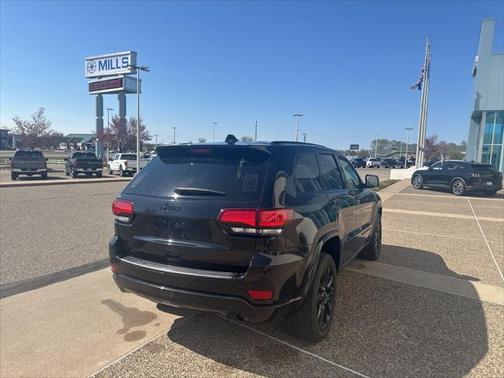 2022 Jeep Grand Cherokee Laredo