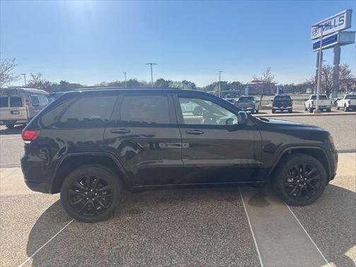 2022 Jeep Grand Cherokee Laredo
