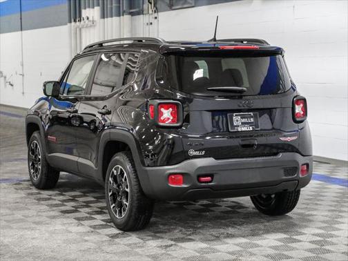 2023 Jeep Renegade Trailhawk