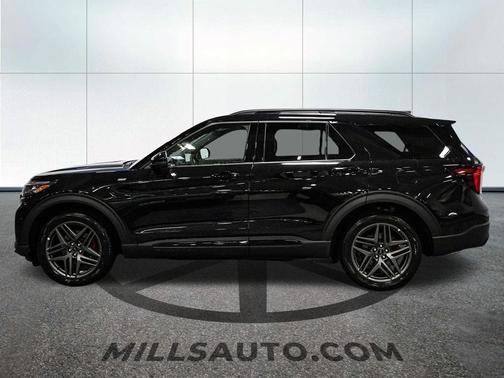 Agate Black Metallic 2026 Ford Explorer ST-Line