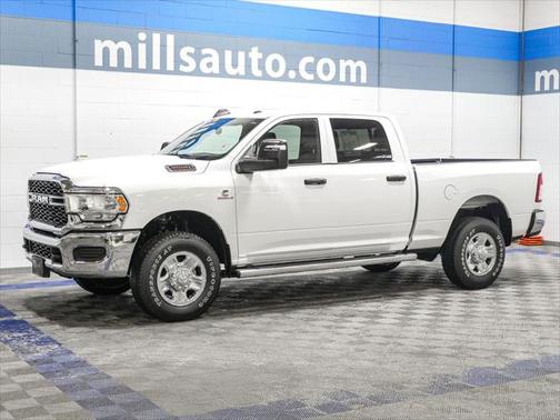 2024 RAM 3500 Tradesman Crew Cab 4x4 6'4' Box