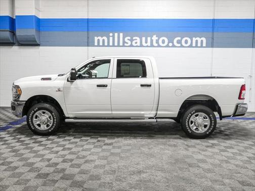 2024 RAM 3500 Tradesman Crew Cab 4x4 6'4' Box