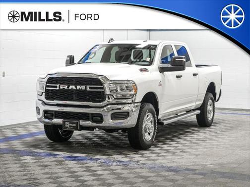 2024 RAM 3500 Tradesman Crew Cab 4x4 6'4' Box