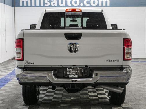 2024 RAM 3500 Tradesman Crew Cab 4x4 6'4' Box