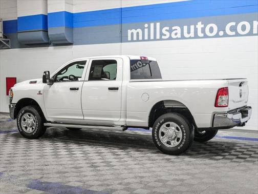 2024 RAM 3500 Tradesman Crew Cab 4x4 6'4' Box