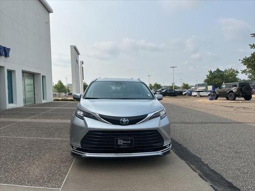 2024 Toyota Sienna XLE 7 Passenger