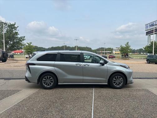 2024 Toyota Sienna XLE 7 Passenger