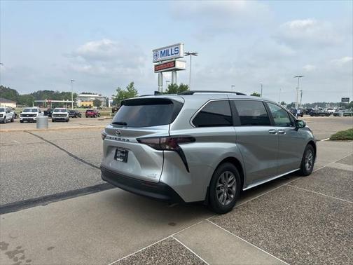 2024 Toyota Sienna XLE 7 Passenger